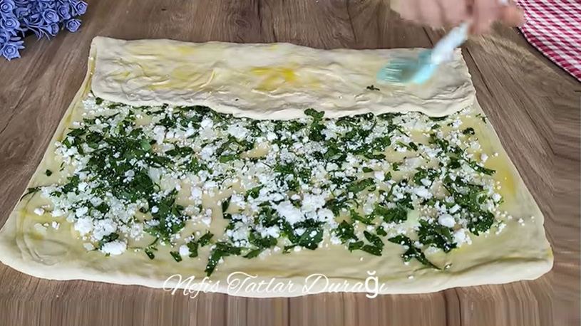 Önceki Bildiklerinizi Unutturacak Peynirli Çörek Tarifi