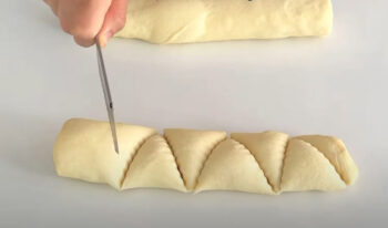 Basit Ve Hızlı 100 Katlı Çörek Tarifi