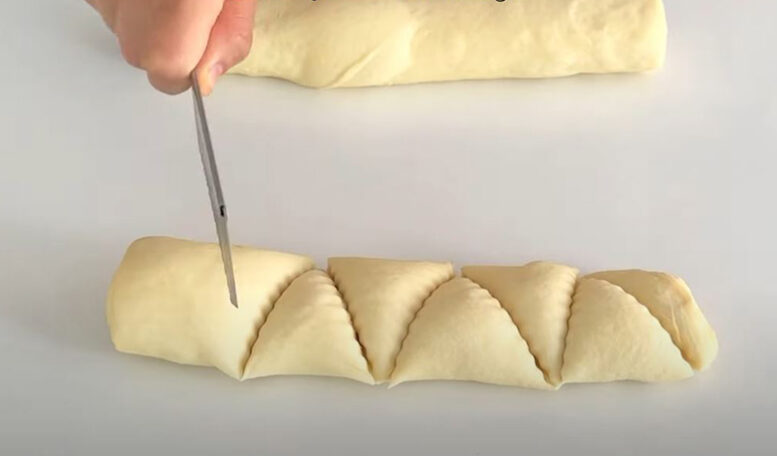 Basit Ve Hızlı 100 Katlı Çörek Tarifi