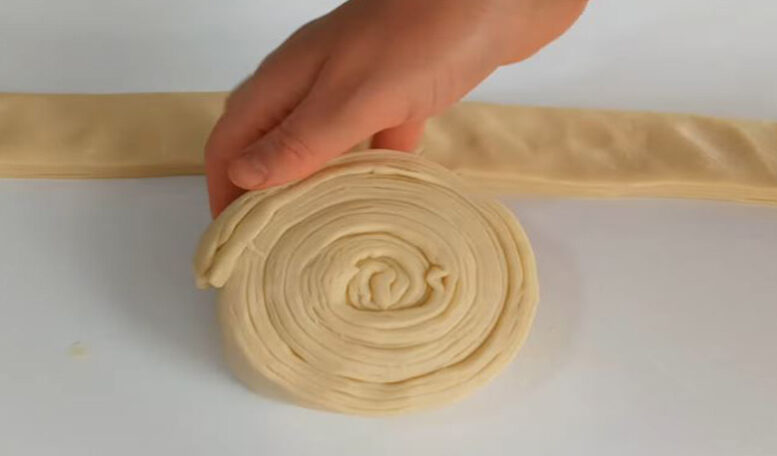 Herkesin Bayıldığı Yeni Teknikli Katmer Çörek Tarifi