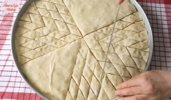 Hemen Kapışılacak Püf Noktaları İle Cevizli Baklava Tarifi