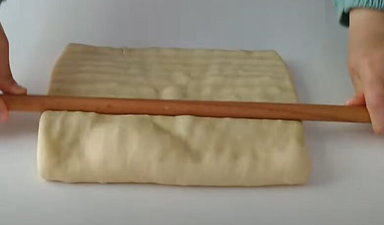 Mayasız El Açma Gibi Son Moda Börek Tarifi