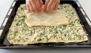 Oklava Kullanmadan Sayılması Zor Katları İle El Açma Börek Tarifi