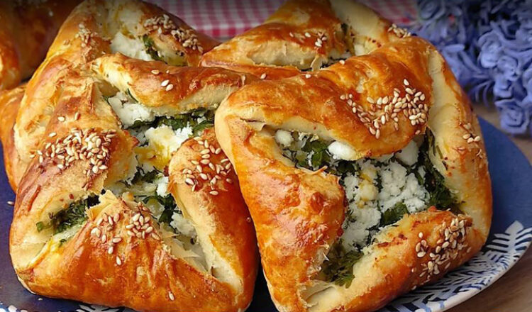 Lezzetten Açılan Pofuduk İkramlık Börek Tarifi
