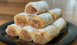 Bu Lezzeti Kaçırmayın Elmalı Rulo Baklava Tarifi