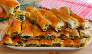 Özellikle Ispanak İle Tadına Doyulamayan Börek Tarifi
