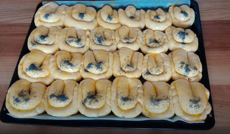 Şekli Bile Çok Sorulan Trend Tepsi Poğaçası Tarifi
