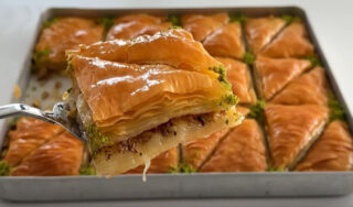 En Kolay Açılan Katları Tek Tek Sayılan Baklava Tarifi