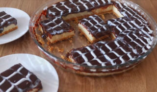 Sadece 10 Dakikada Soslu cheesecake Tarifi
