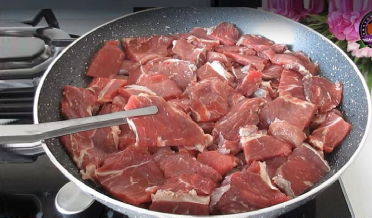 Lokum Gibi Yumuşak Sulu Et Pişirme Yöntemi