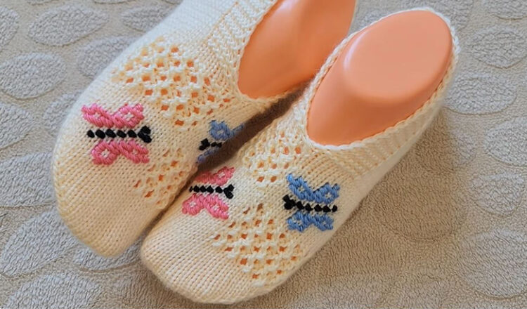 Kelebek Bahçesi Rengarenk Bohçalık Patik Modeli