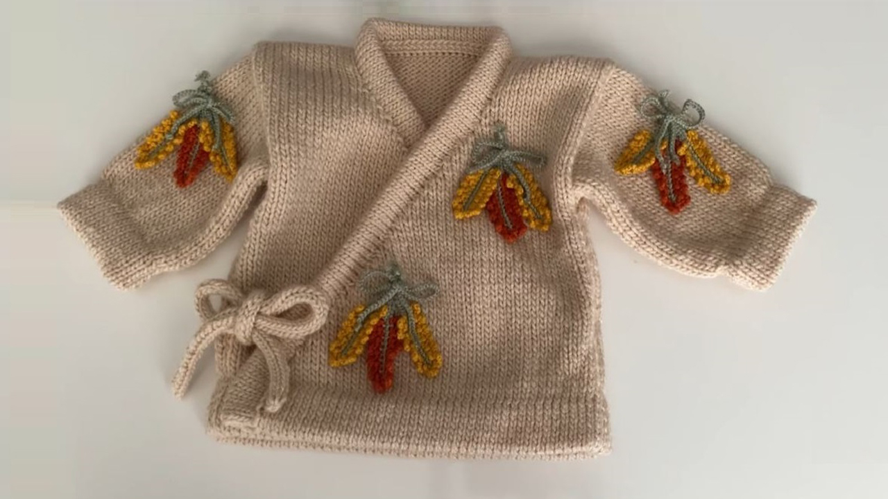 Lavanta Bahçeli Kız Bebek Yelek Modeli