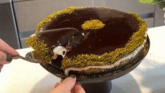 Son Trend Kaşıkla Yenen Dubai Ceehesecake Tarifi