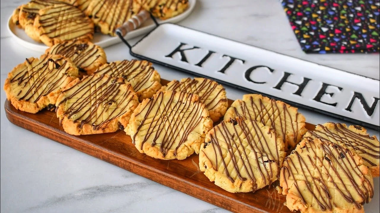 Şekline Bayılacağınız Kıyır Kıyır Kurabiye Tarifi