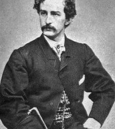 Abd başkanı Abraham lincoln’e suikast düzenleyen John wilkes Booth un mesleği neydi