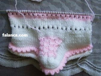 anlatimli bebek orguleri orgu kiz bebek patik 011