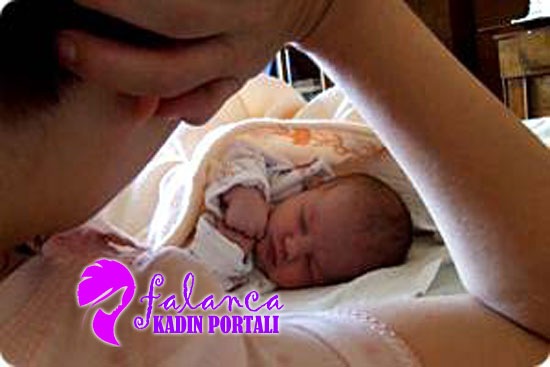 Yeni Doğan Bebeğin Annesi ile Tanışması