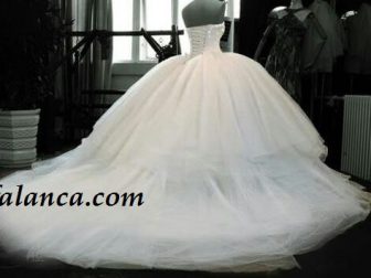 pariltili kabarik gelinlik