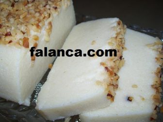 sutlu irmik tatlisi  e1461827056579