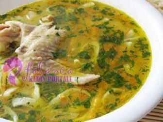 Tavuklu Erişte Çorbası
